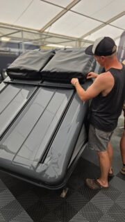 JAMES BAROUD NOVA
Mums ir jaunums - @jamesbaroud jumta telts NOVA, tās izmērs ir 140 x 220 cm. Uz jumta iespējams uzlikt vēl papildu 50 kilogramus - somās ceļojumam nepieciešamo, velosipēdus, sup dēļus, sērfa dēļus.
NOVA ir arī ļoti laba cena - 3100 eiro!
#jamesbaroud #balticoverlanders #rooftoptents #rooftoptent